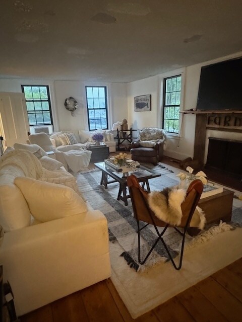 Foto del edificio - 448 Shore Rd