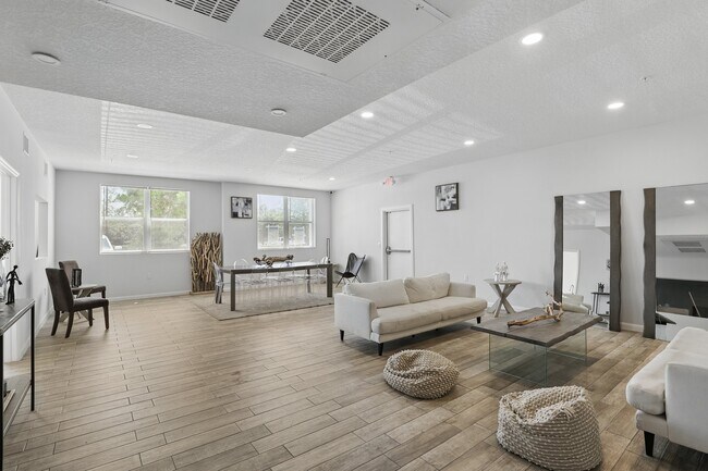 Building Photo - 820 Isaacville Dr