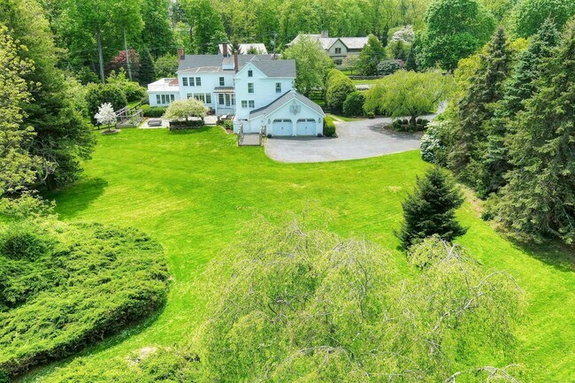 Building Photo - 274 Ridgefield Rd
