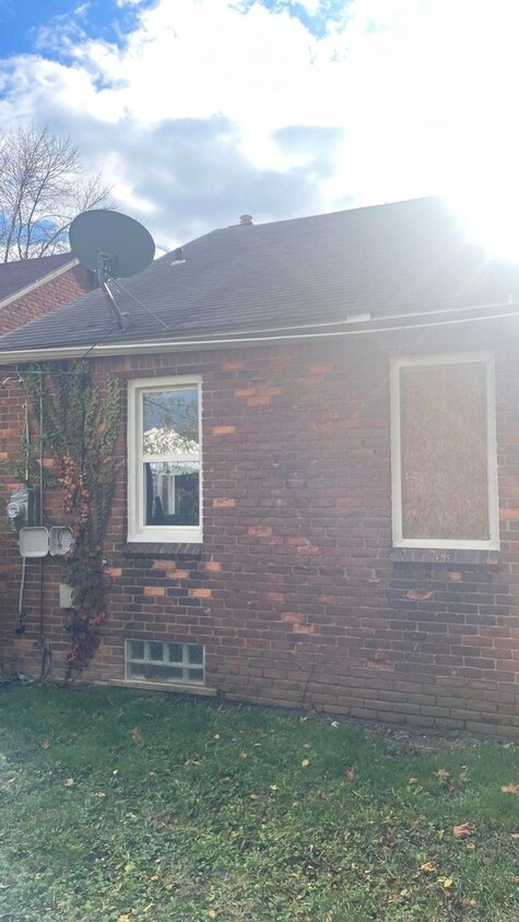 Primary Photo - Renovated 3-Bedroom Home – Section 8 Welcome!