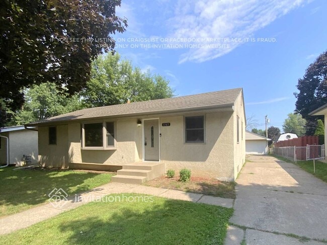 Building Photo - 1345 9th Ave S