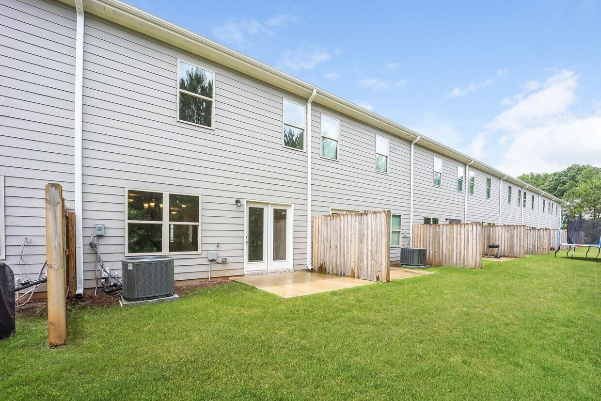 Foto del edificio - Beautiful 3 Bed 2.5 Bath home in Jonesboro...