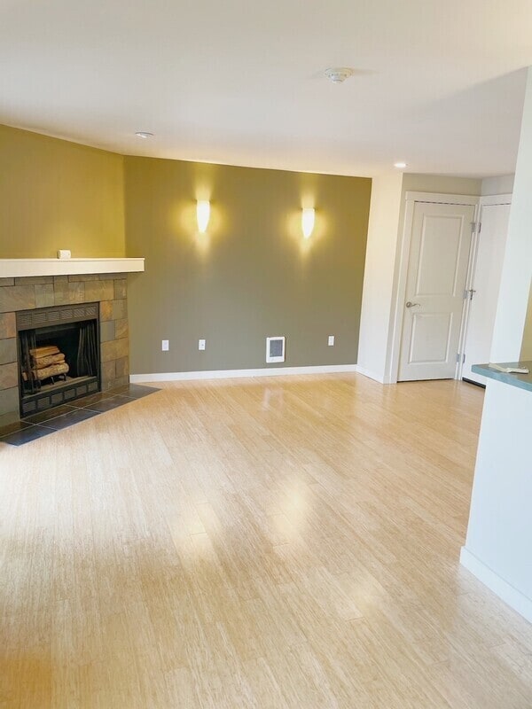 Photo - 15132 NE 82nd St Apartment