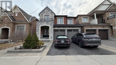 Building Photo - 38 St Ives Cres