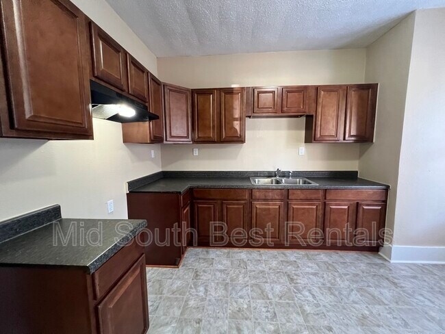 Foto del edificio - 775 E Davant Ave