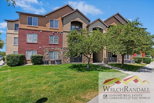 Foto del edificio - 3 Bed 2 Bath Condo in Pleasant Grove