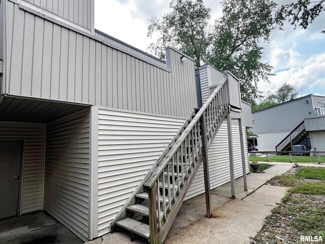 Building Photo - 6809 N Frostwood Pkwy