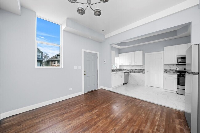 Building Photo - 4829 W 28th St