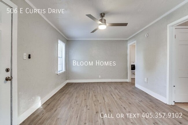 Building Photo - 506 E Curtis Dr