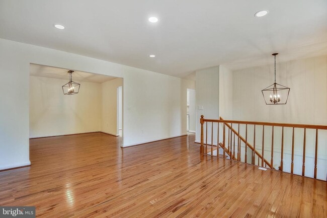 Building Photo - 527 Harbor Dr