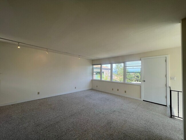 Foto del edificio - Bright & Spacious One-Bedroom Overlooking ...