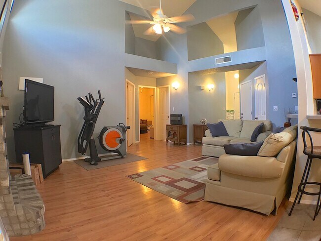 Building Photo - East El Paso 3 bed Refrig A/C