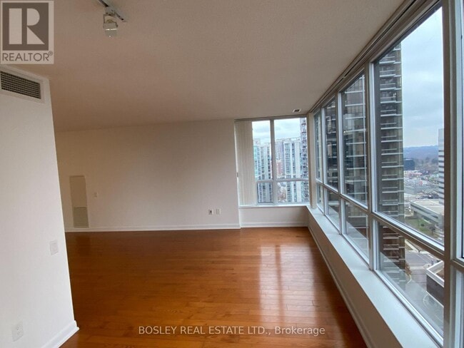 Building Photo - 33-2333 Sheppard Ave E