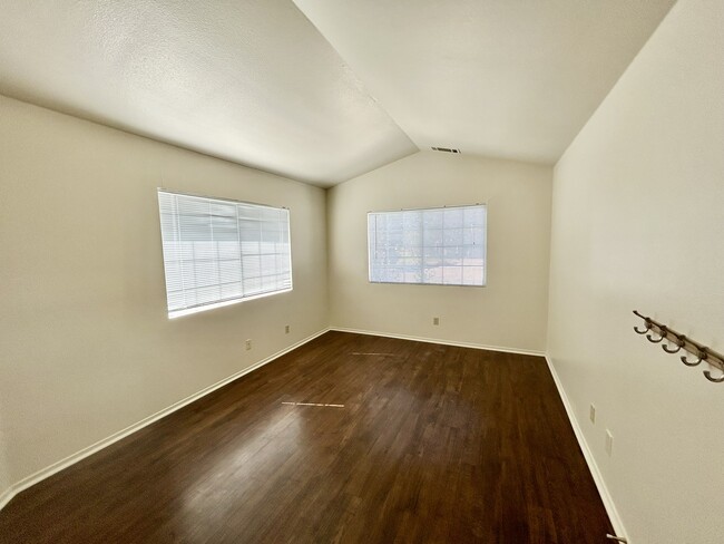 Foto del edificio - 1779 Birch Ct