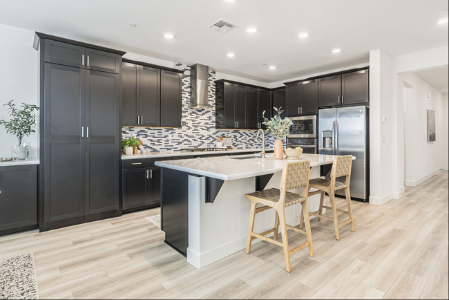 Building Photo - 4976 Gold Rush Dr