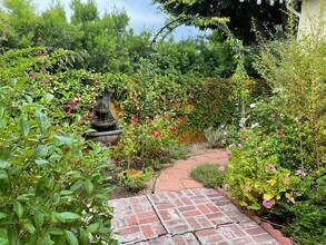 Building Photo - 3227 Bennett Dr