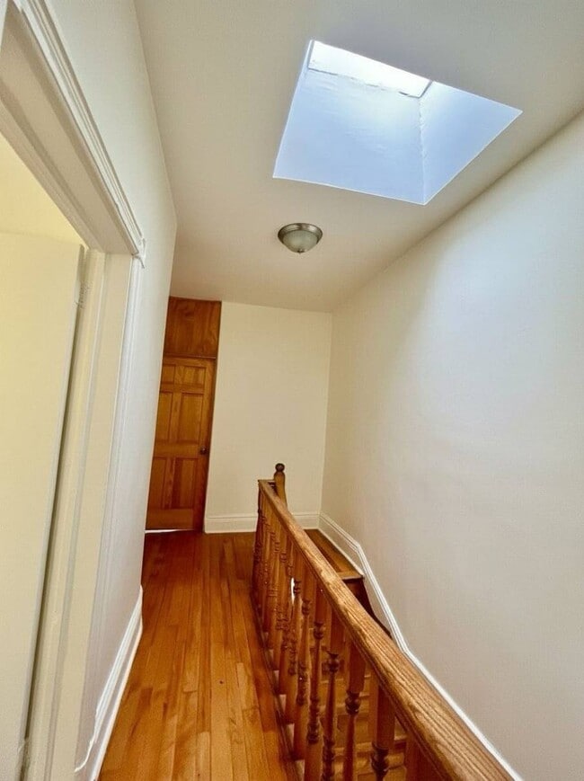 Building Photo - 203 Moffat St