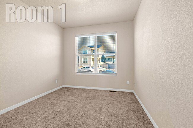 Foto del edificio - 5168 Roundhouse Dr
