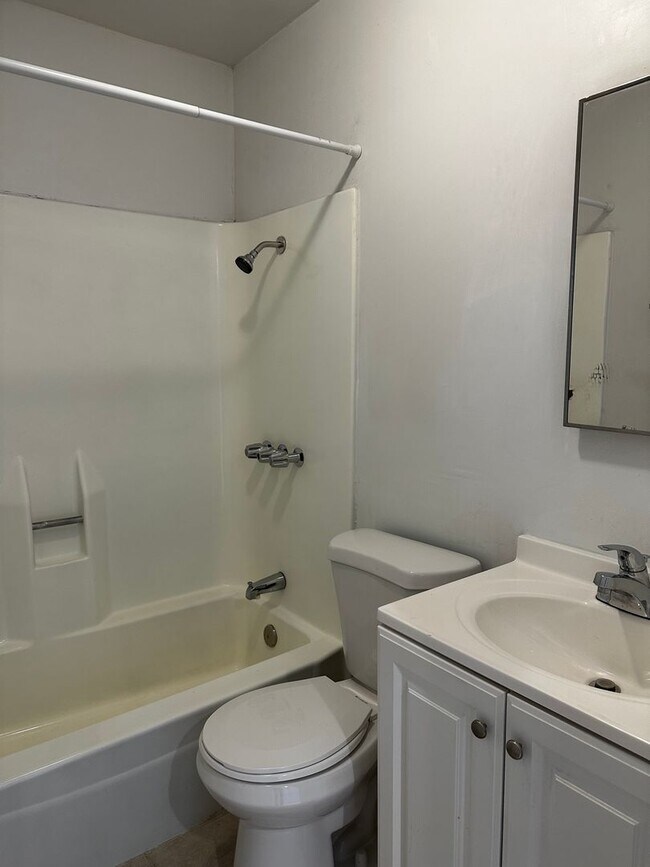 Building Photo - 10451