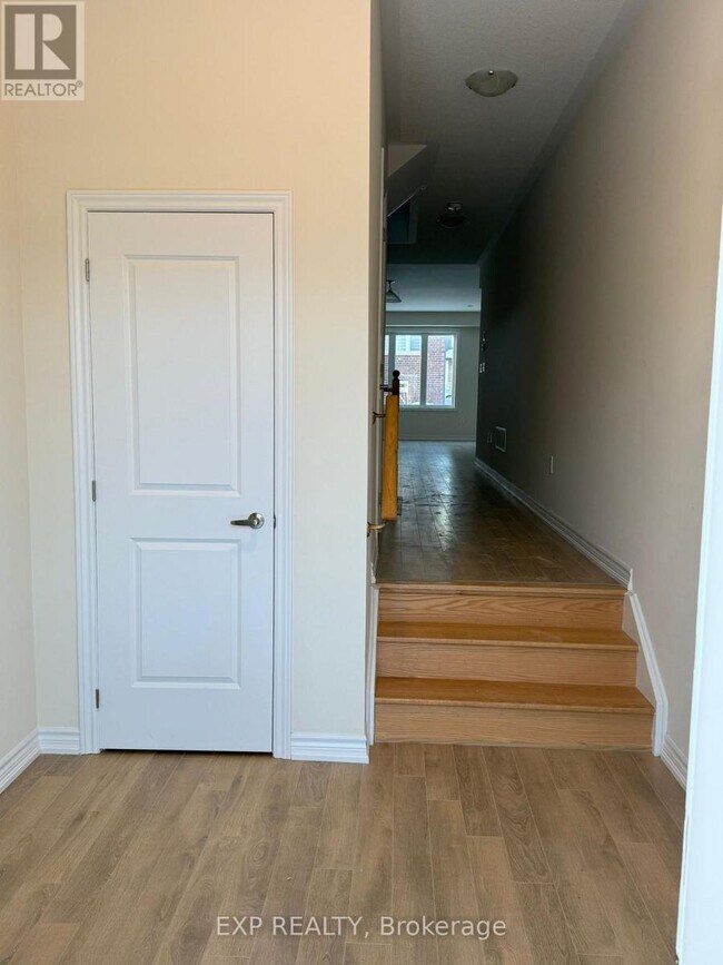 Photo du bâtiment - 120 Sanders Rd