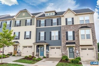 Building Photo - 816 Oval Park Ln