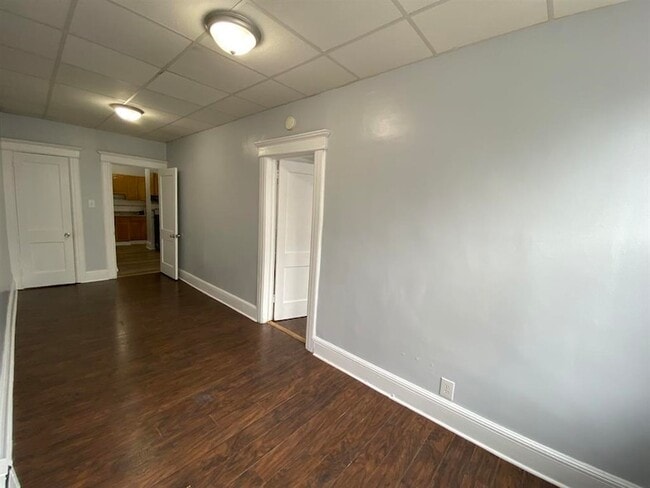 Building Photo - 126 W 19th St