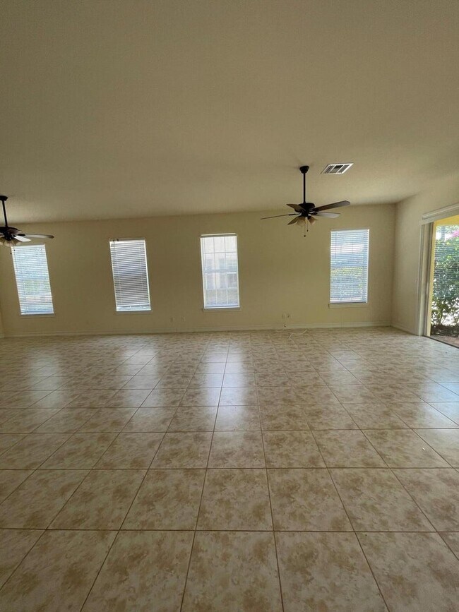 Foto del edificio - 148 W Bay Cedar Cir
