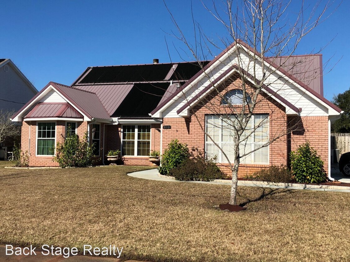 Foto principal - 4 br, 3 bath House - 810 Linda Drive