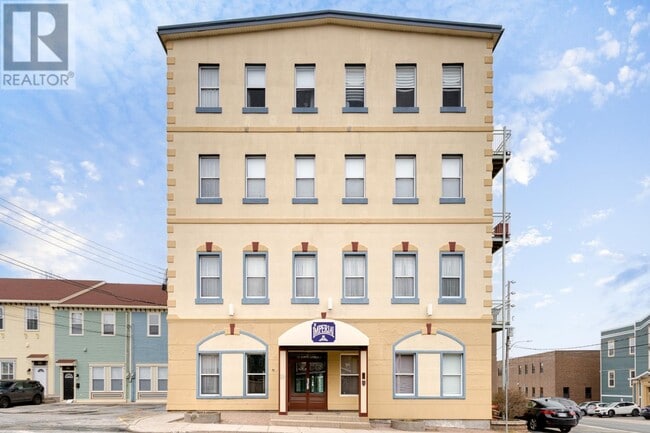 Building Photo - 22 Flavin St