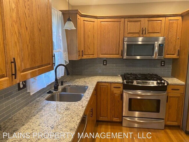 Foto del edificio - 5 br, 3.5 bath House - 107 Canberra Avenue