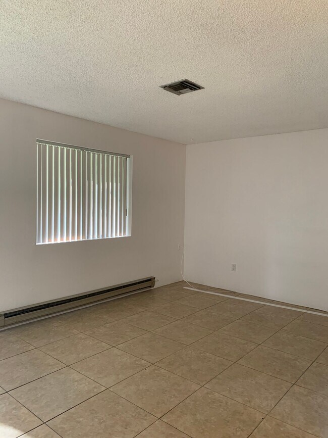 Foto del edificio - Beautiful small community has a one bedroo...