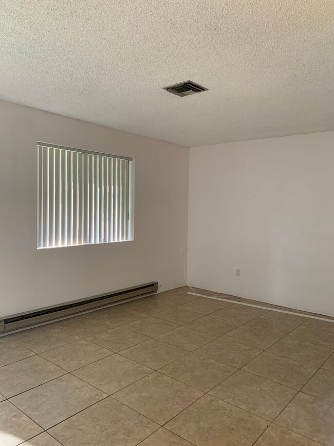 Building Photo - Small Apartment Community, Remodeled One b...