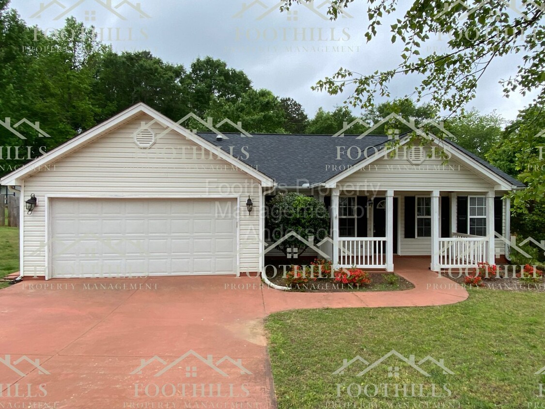 Primary Photo - 3 Bedroom/2 Bath Brick single family home