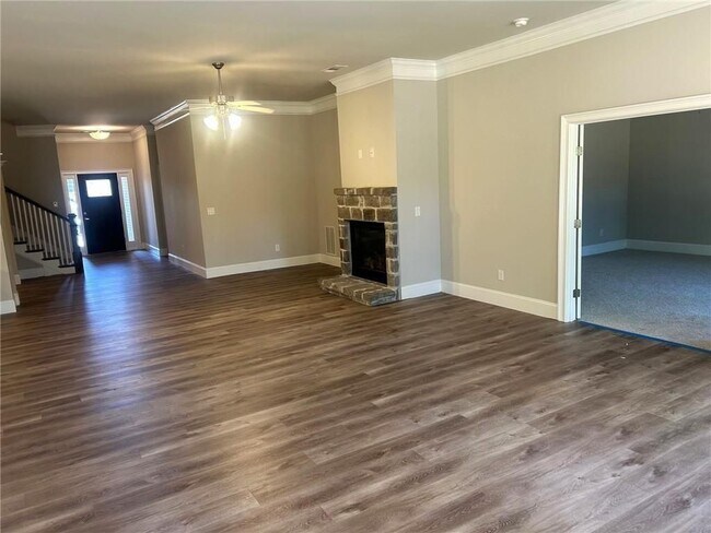 Foto del edificio - 4070 Mayhill Cir