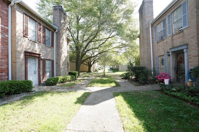 Building Photo - 4016 Belle Park Dr