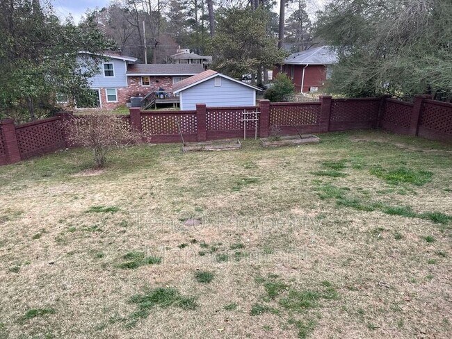 Building Photo - 3211 Maricopa Dr