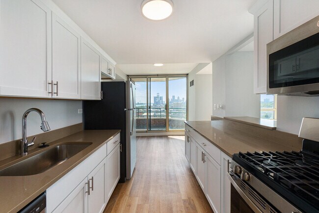 Foto del edificio - 3320 Spinnaker Ln