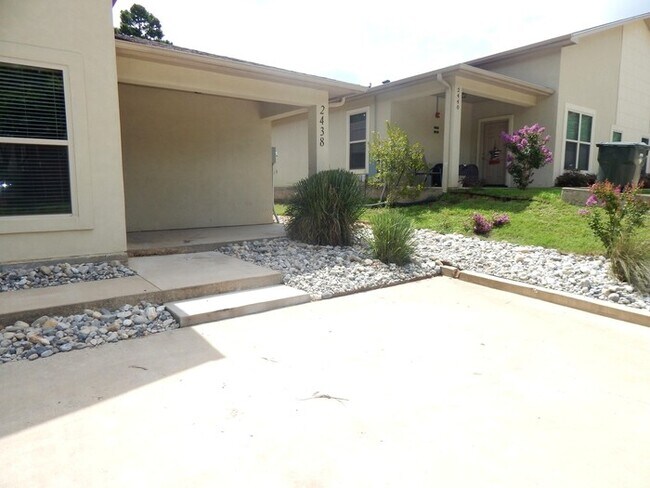 Foto del edificio - 2438 Haverhill Dr