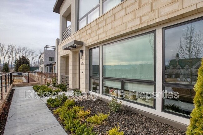 Building Photo - 76 Caballada St