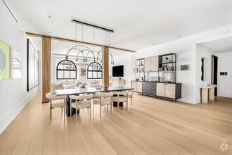 Building Photo - 443 Greenwich St