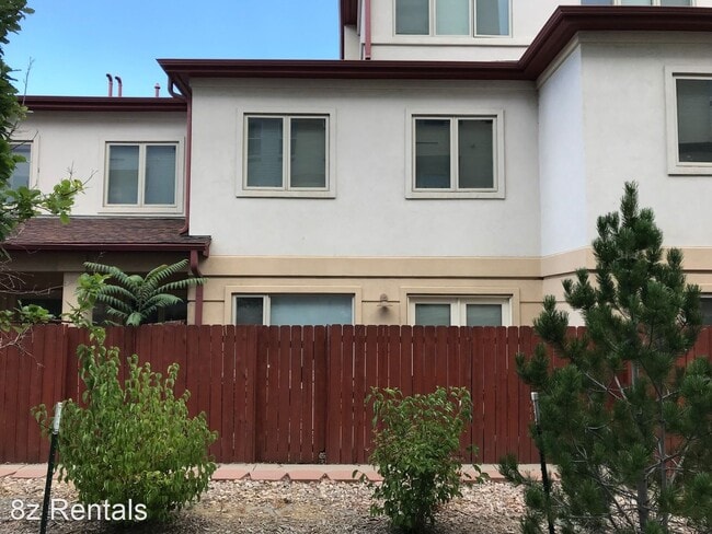 Building Photo - 3 br, 2.5 bath House - 2800 Aurora Ave  #117