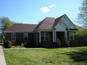 Building Photo - 148 Winding Creek Rd