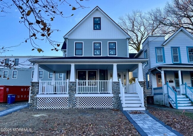 Building Photo - 700 1st Ave