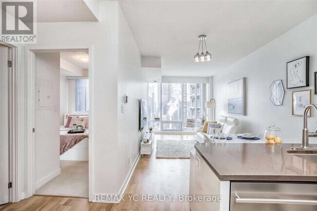 Photo du bâtiment - 295 Adelaide St W