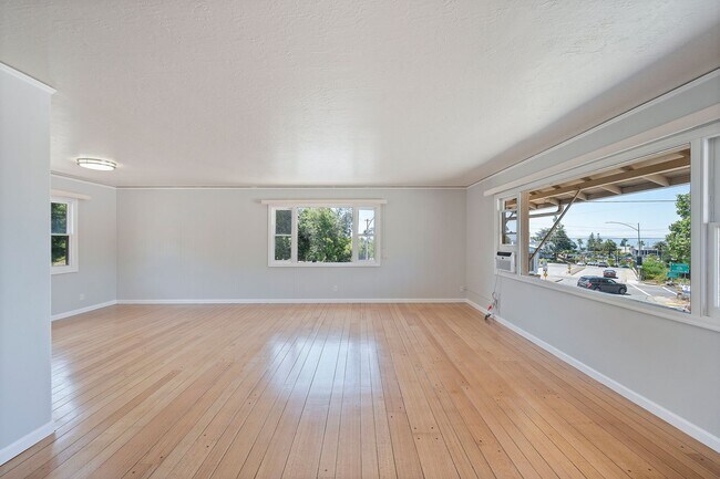 Building Photo - 5000 Woodminster Ln