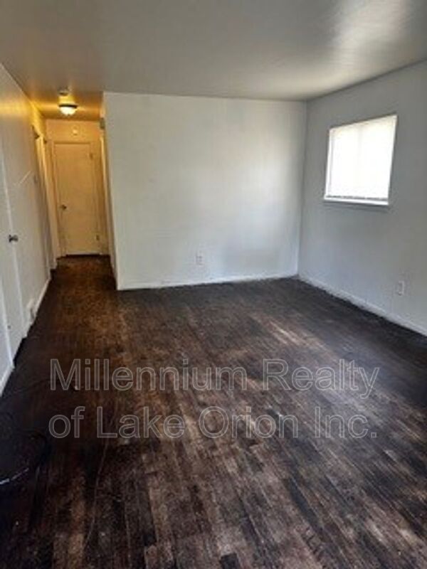Foto del edificio - 445 Emerson Ave