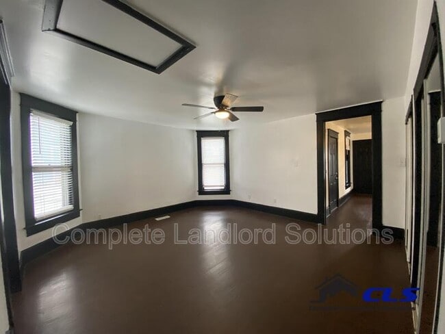 Building Photo - 2400 N 10th St