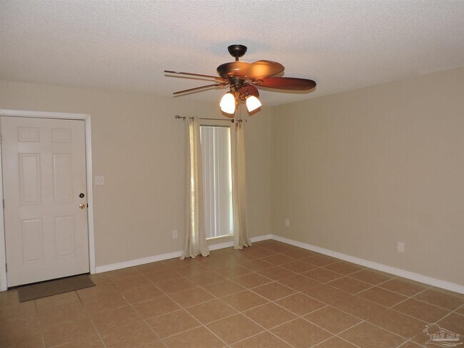 Building Photo - 1020 Sagebrush Trail