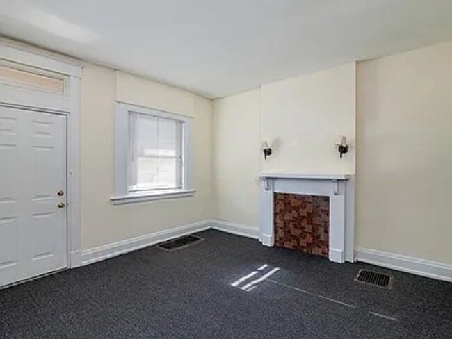 Building Photo - 2318 Chickasaw St