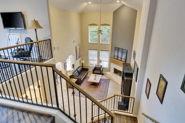 Foto del edificio - 10616 Big Thicket Dr